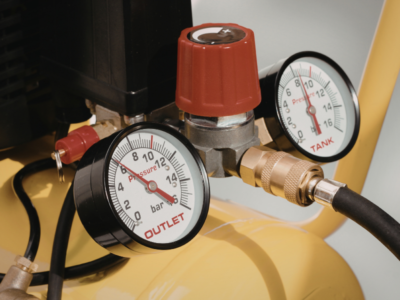 Bateria de compressores em operação